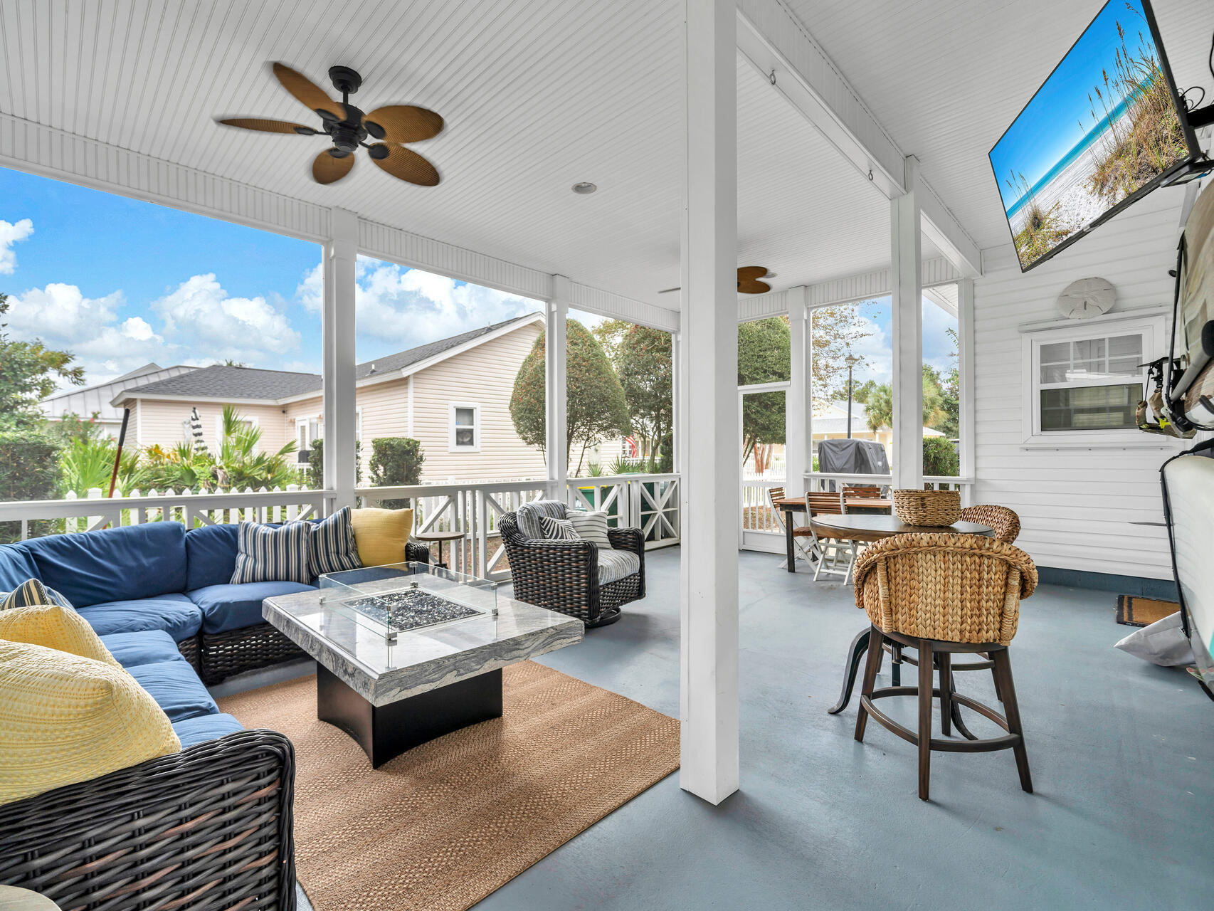 4497 Clipper Cove Destin, FL 32541 - Photo 34 of 44 a living room with furniture and a large window