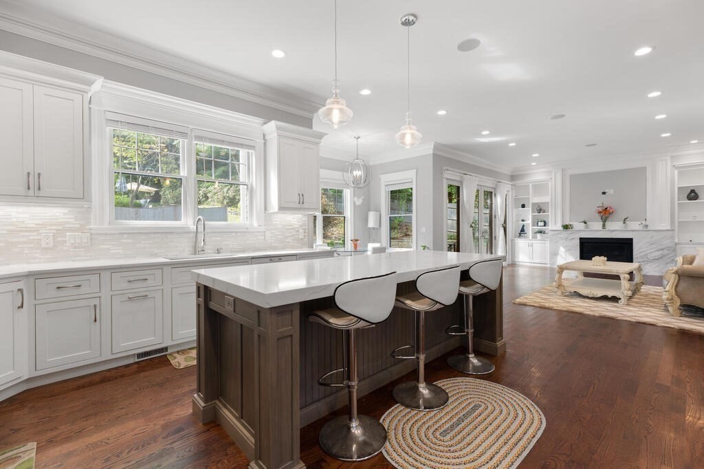 10 Fox Hill Road Newton, MA 02459 - Photo 3 of 24