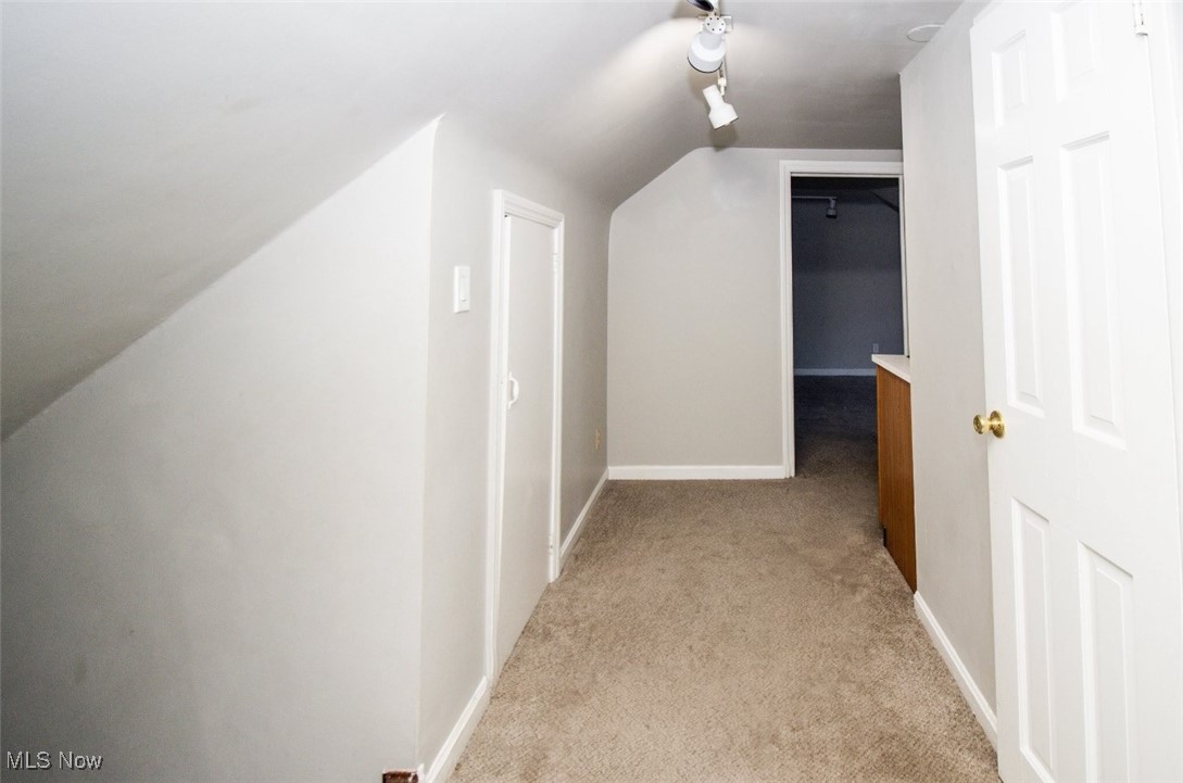 2359 Ashurst Road Cleveland, OH 44118 - Photo 42 of 48