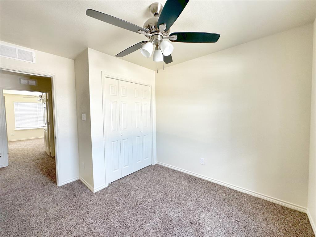 1709 St Louis Avenue Fort Worth, TX 76110 - Photo 4 of 19 Colors , cabinets and flooring may be vary. Pictures are for reference only.