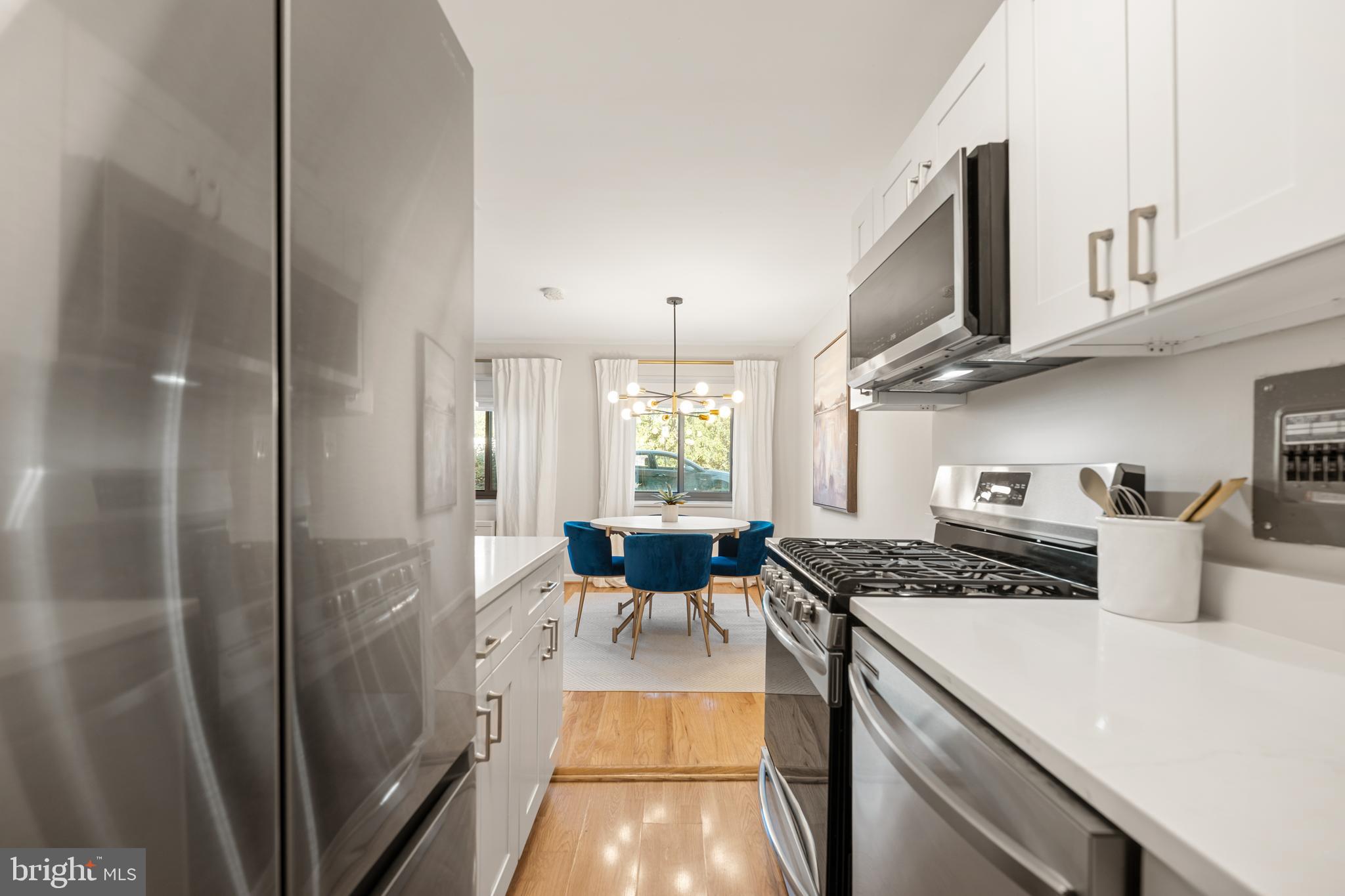 1300 South Arlington Ridge Road, Unit 314 Arlington, VA 22202 - Photo 8 of 31 Bright Updated Kitchen