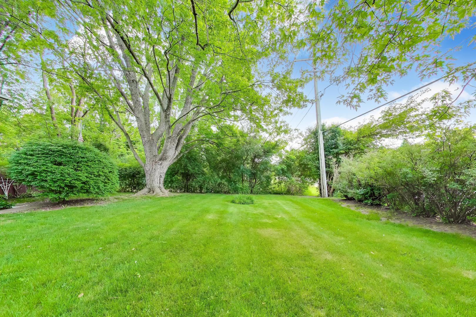 34073 North Fairfield Road Round Lake, IL 60073 - Photo 3 of 27