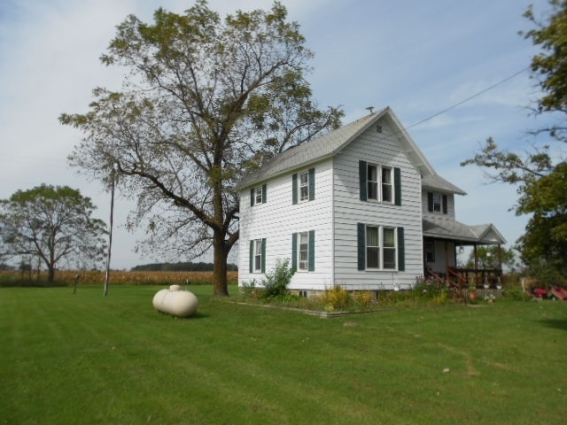 5988 South Loomis Road Shepherd, MI 48883 - Photo 18 of 20 1807807-17.JPG