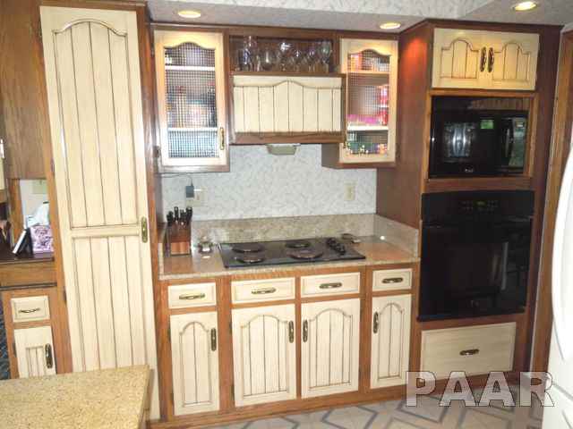 1500 West Queens Court Road Peoria, IL 61614 - Photo 5 of 15 Gallery Image 5