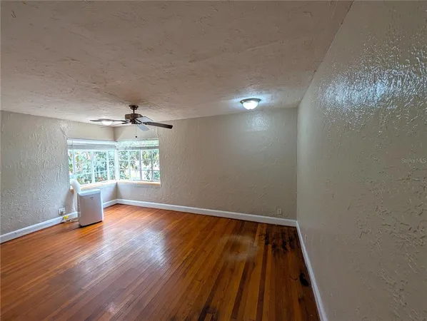 $1,225 | 520 11th Avenue North, St. Petersburg, FL 33701