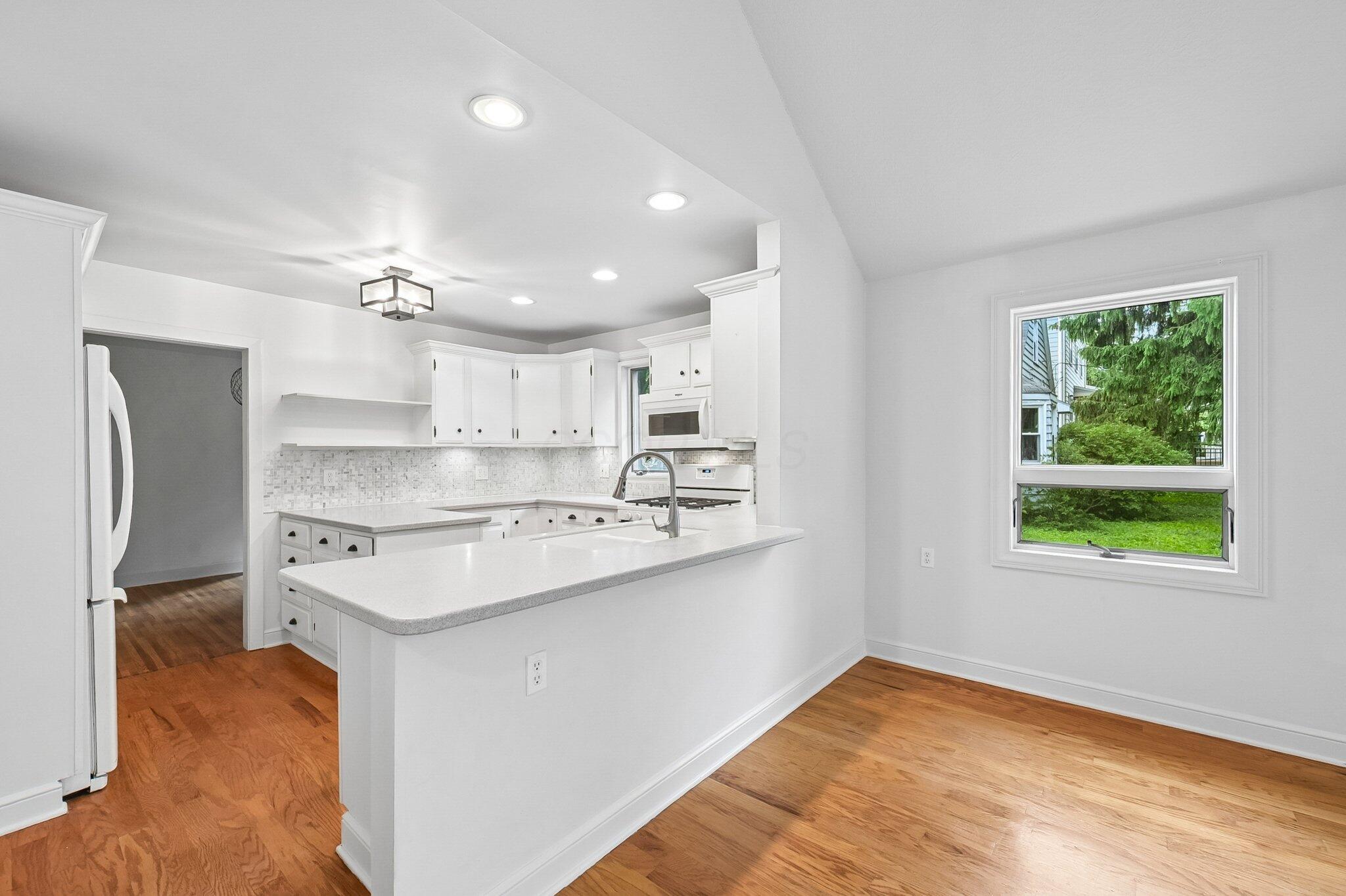 175 West Weisheimer Road Columbus, OH 43214 - Photo 13 of 59