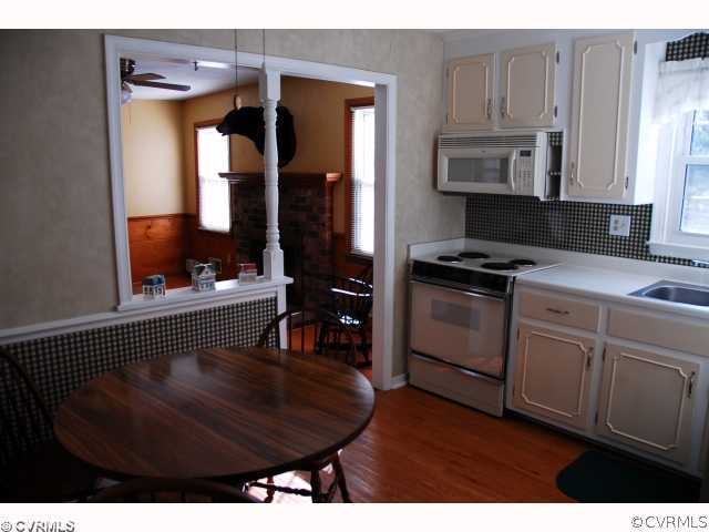 1813 Murdoch Road Richmond, VA 23229 - Photo 4 of 10 Kitchen