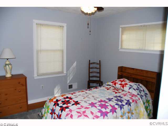 1813 Murdoch Road Richmond, VA 23229 - Photo 7 of 10 Bedroom