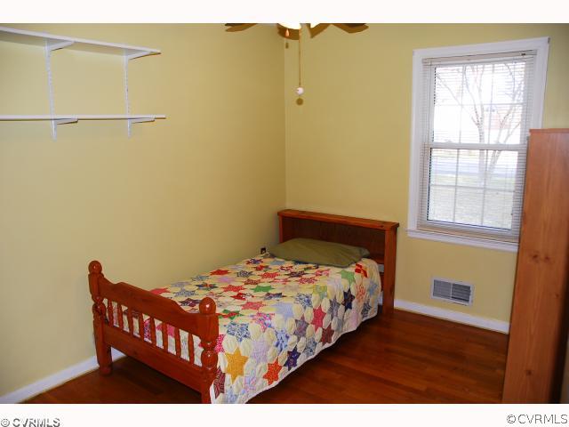 1813 Murdoch Road Richmond, VA 23229 - Photo 8 of 10 Bedroom