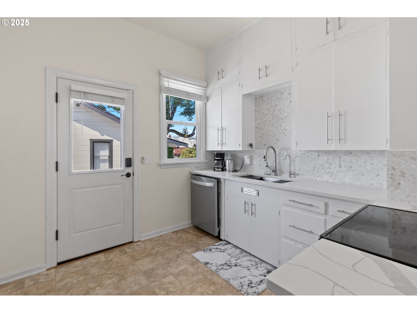 924 Northeast 3rd Avenue Camas, WA 98607 - Photo 12 of 46