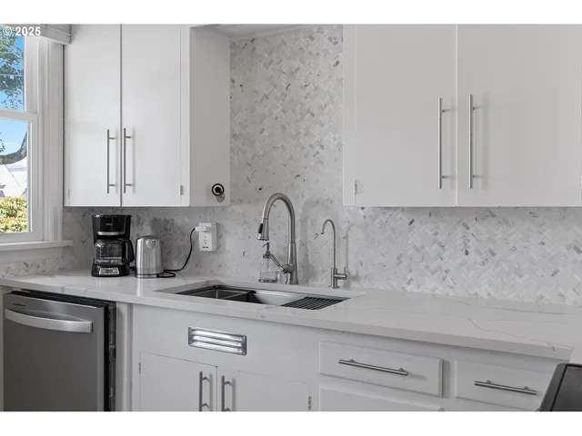 $634,999 | 924 Northeast 3rd Avenue, Camas, WA 98607