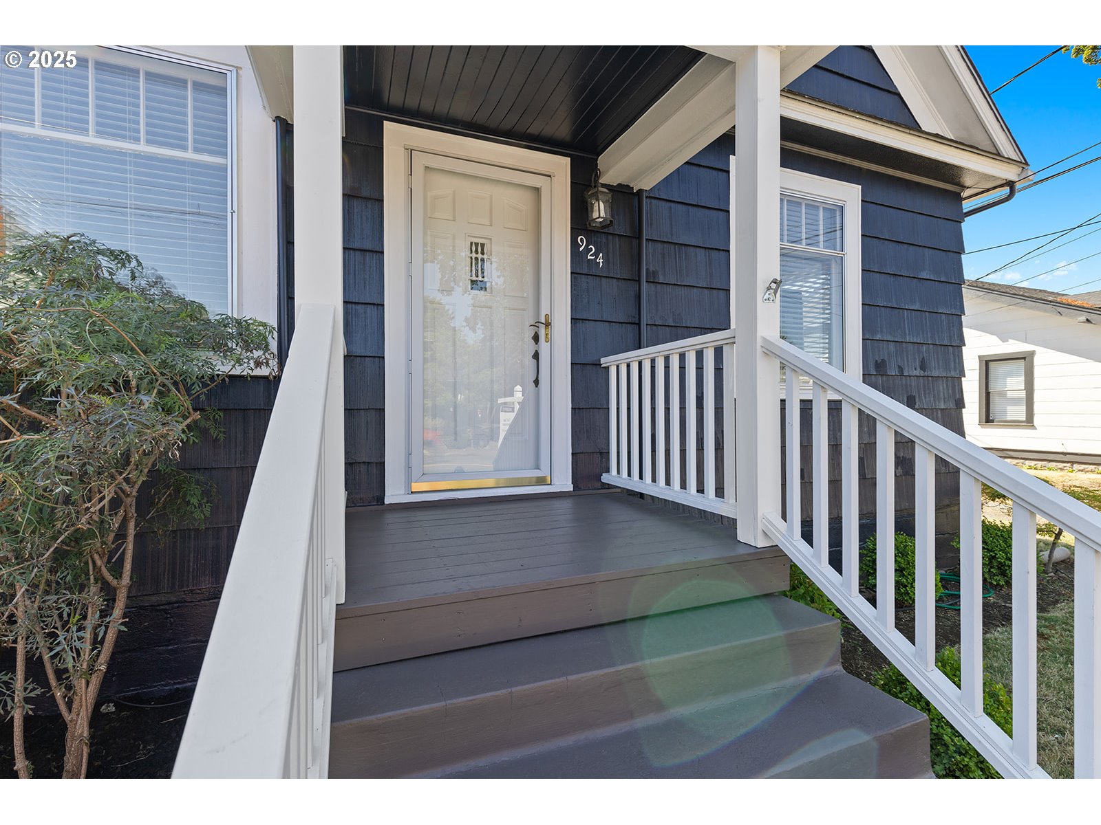 924 Northeast 3rd Avenue Camas, WA 98607 - Photo 4 of 46