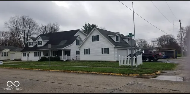 $269,900 | 614 West Main Street, Farmersburg, IN 47850