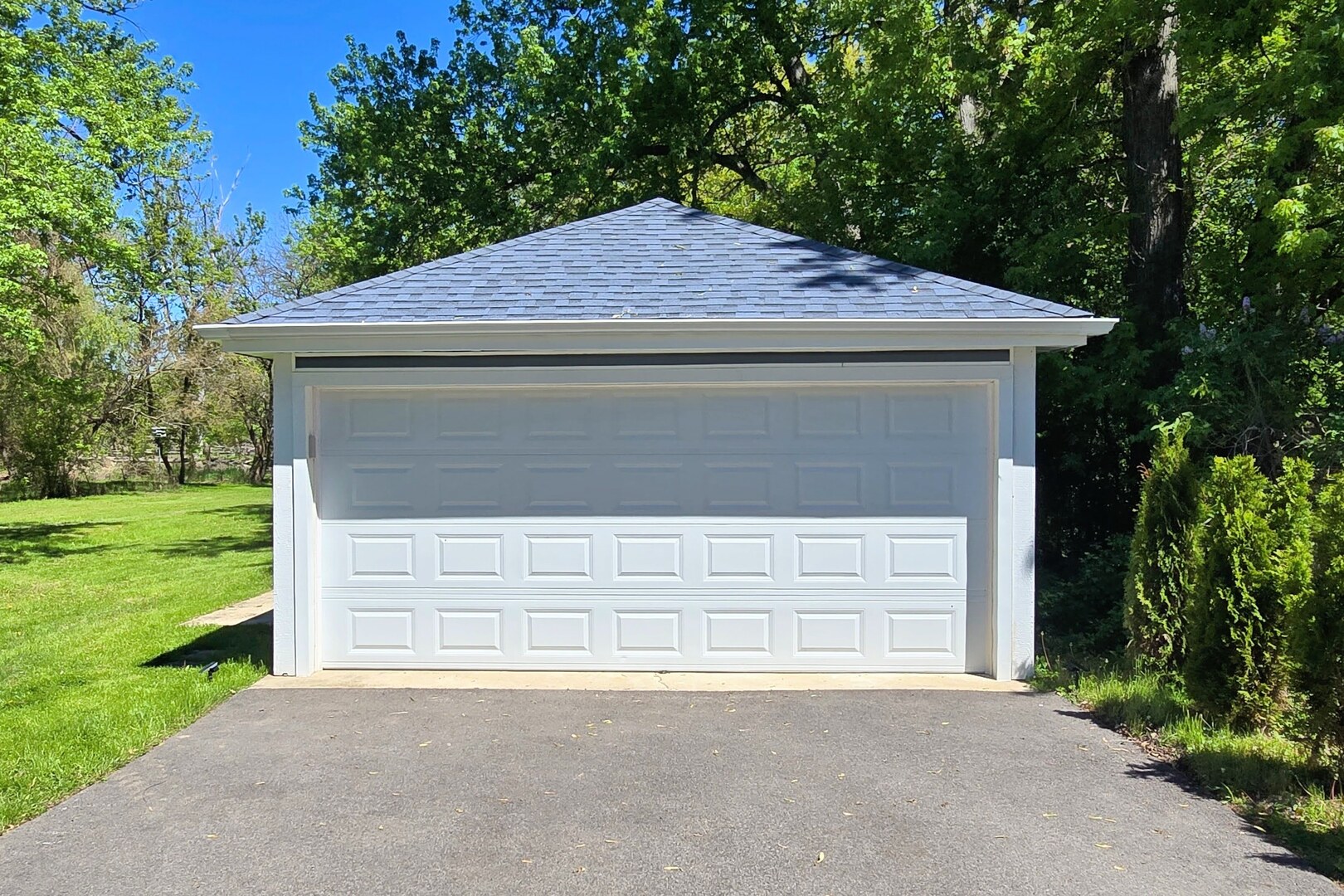 15018 West Russell Road Zion, IL 60099 - Photo 3 of 30