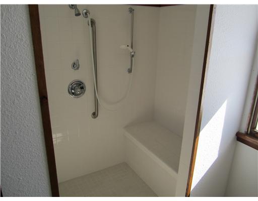 1135 Strong Road Blairsville, PA 15717 - Photo 4 of 5 Full Bath.