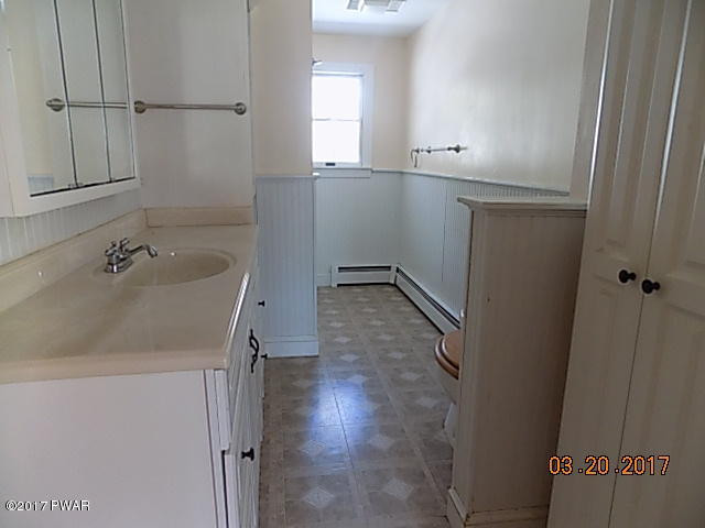 157 Cypress Road Dingmans Ferry, PA 18328 - Photo 9 of 12 Bathroom