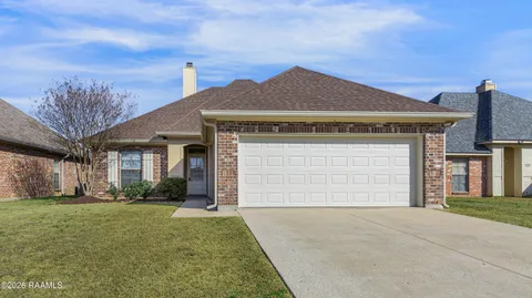 $235,000 | 725 Copper Meadow Boulevard, Youngsville, LA 70592