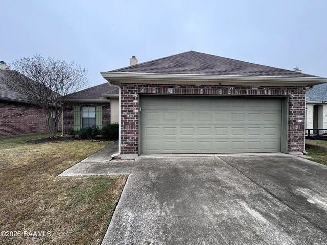 $235,000 | 725 Copper Meadow Boulevard, Youngsville, LA 70592