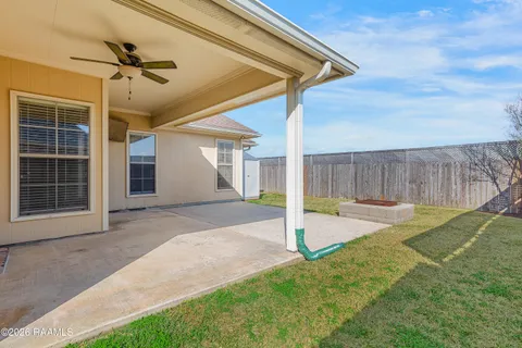 $235,000 | 725 Copper Meadow Boulevard, Youngsville, LA 70592