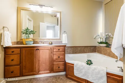 $235,000 | 725 Copper Meadow Boulevard, Youngsville, LA 70592