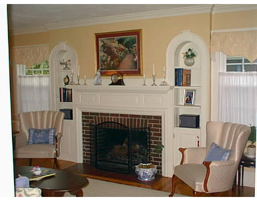 85 Lovell Road Melrose, MA 02176 - Photo 3 of 13 Gallery Image 3