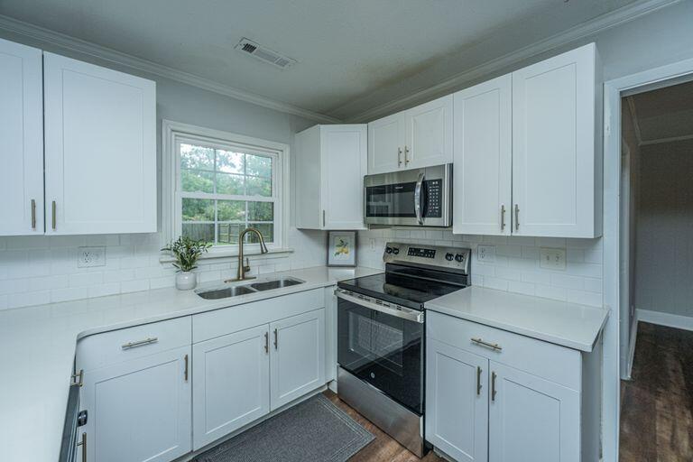 24 Raritan Road Goose Creek, SC 29445 - Photo 8 of 25 8FB95037-52CF-4F15-9FC9-9B0B66747164