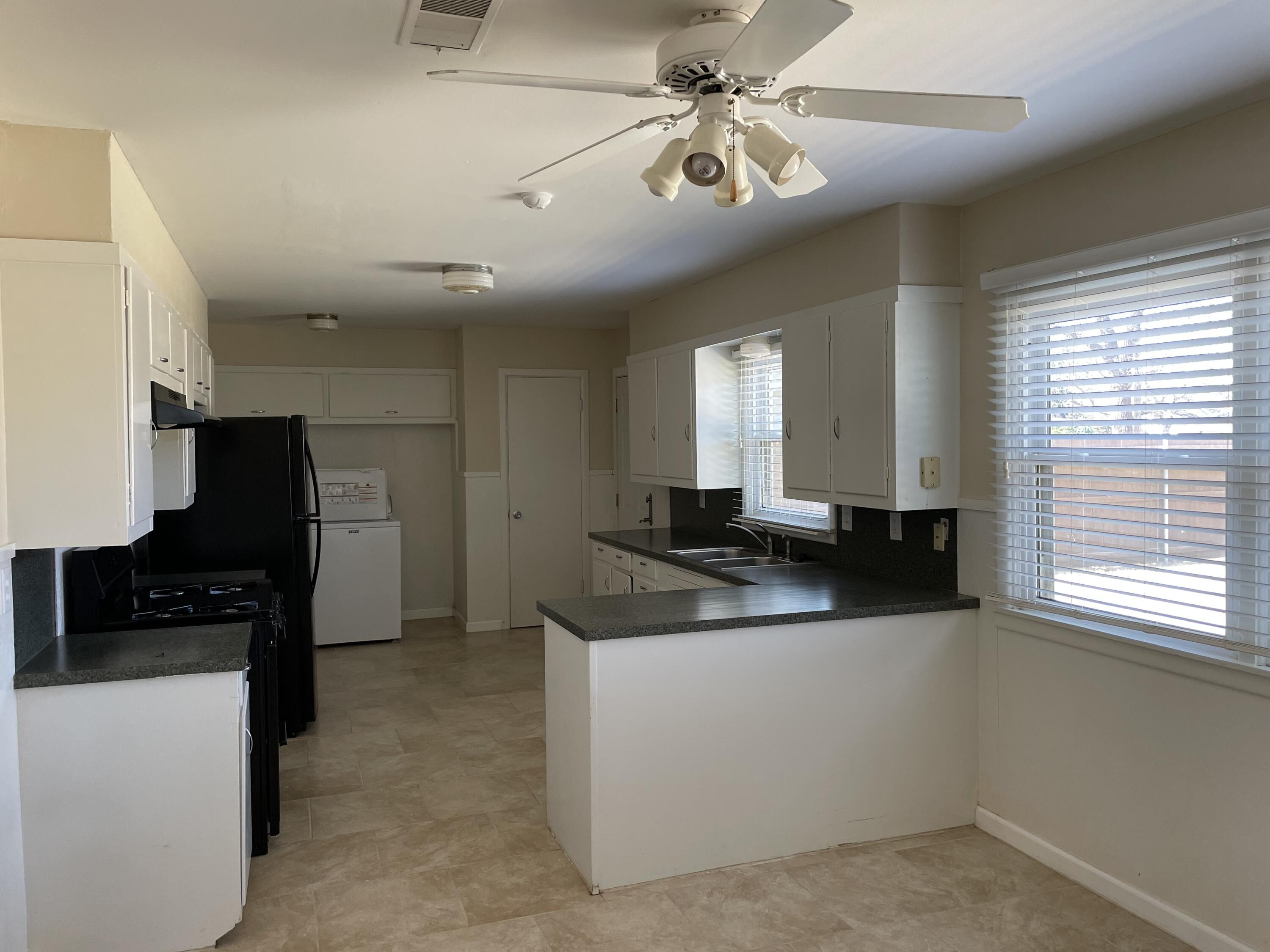 4212 46th Street Lubbock, TX 79413 - Photo 4 of 13 IMG_6925