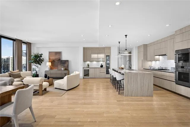 $2,995,000 | 3107 Peachtree Road Northeast, Unit 1702, Atlanta, GA 30305