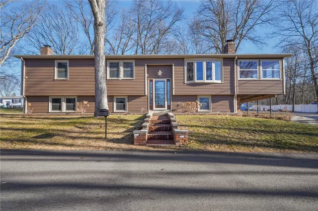 $539,900 | 1 Tiffany Drive, Cumberland, RI 02864