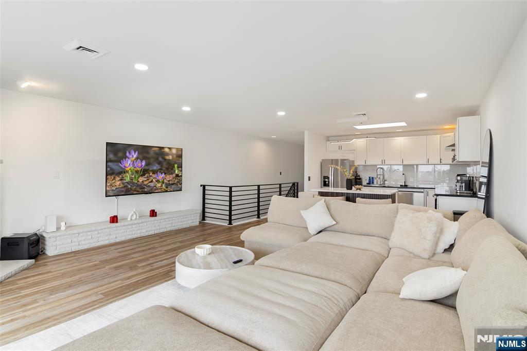 300 Gorge Road, Unit 36 Cliffside Park, NJ 07010 - Photo 3 of 22