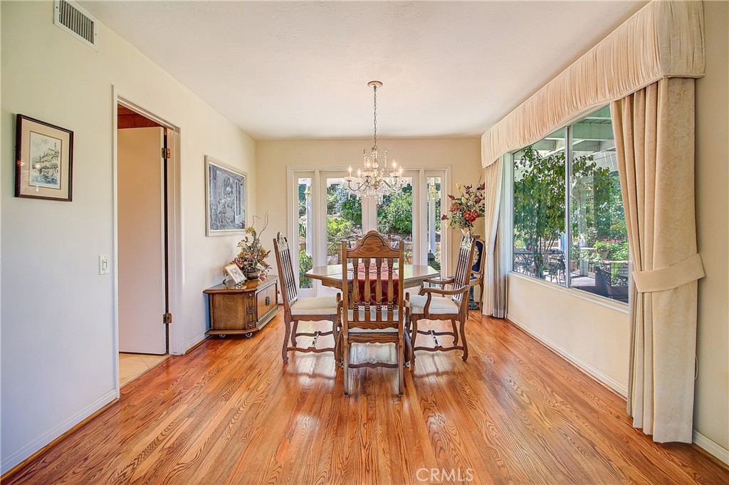 1230 Vía Vallarta Riverside, CA 92506 - Photo 21 of 63 Gallery Image 21