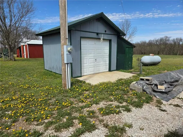 $750,000 | 1449 Indian Road, Fort Scott, KS 66701