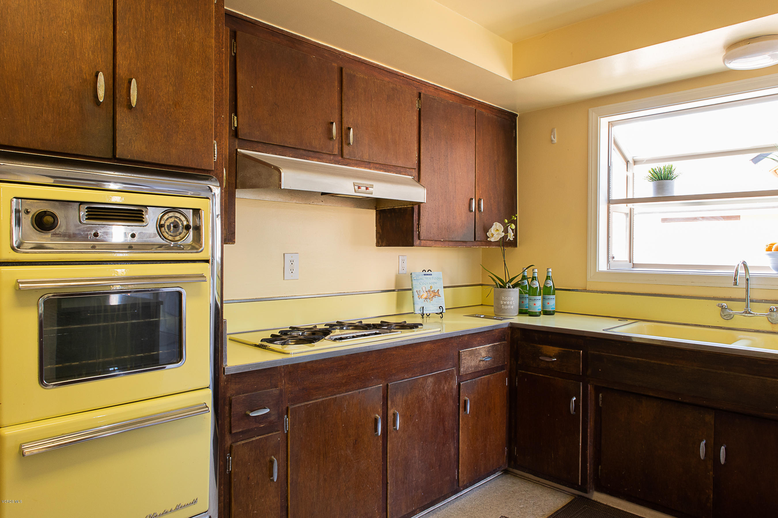 1109 West Roderick Avenue Oxnard, CA 93030 - Photo 7 of 22 Davis-Roderick-0483