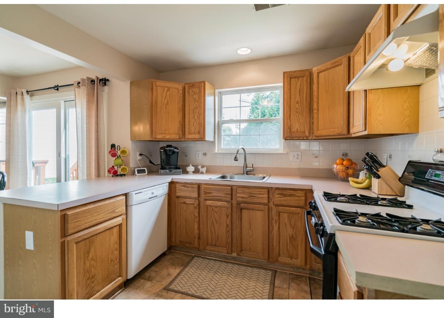 3 Shawnee Trail Burlington, NJ 08016 - Photo 4 of 22 Kitchen