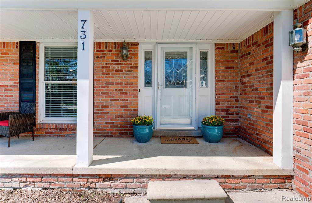731 Dunedin Drive Rochester Hills, MI 48309 - Photo 5 of 44