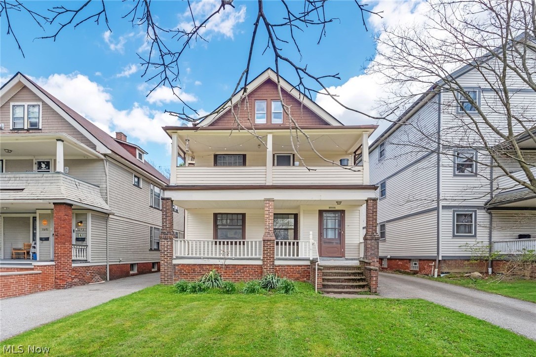 1695 Glenmont Road, Unit LOWR Cleveland, OH 44118 - Photo 1 of 29