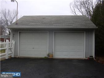 705 South County Line Road Telford, PA 18969 - Photo 5 of 12 Garage