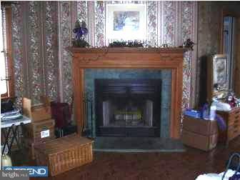 705 South County Line Road Telford, PA 18969 - Photo 10 of 12 Family Room