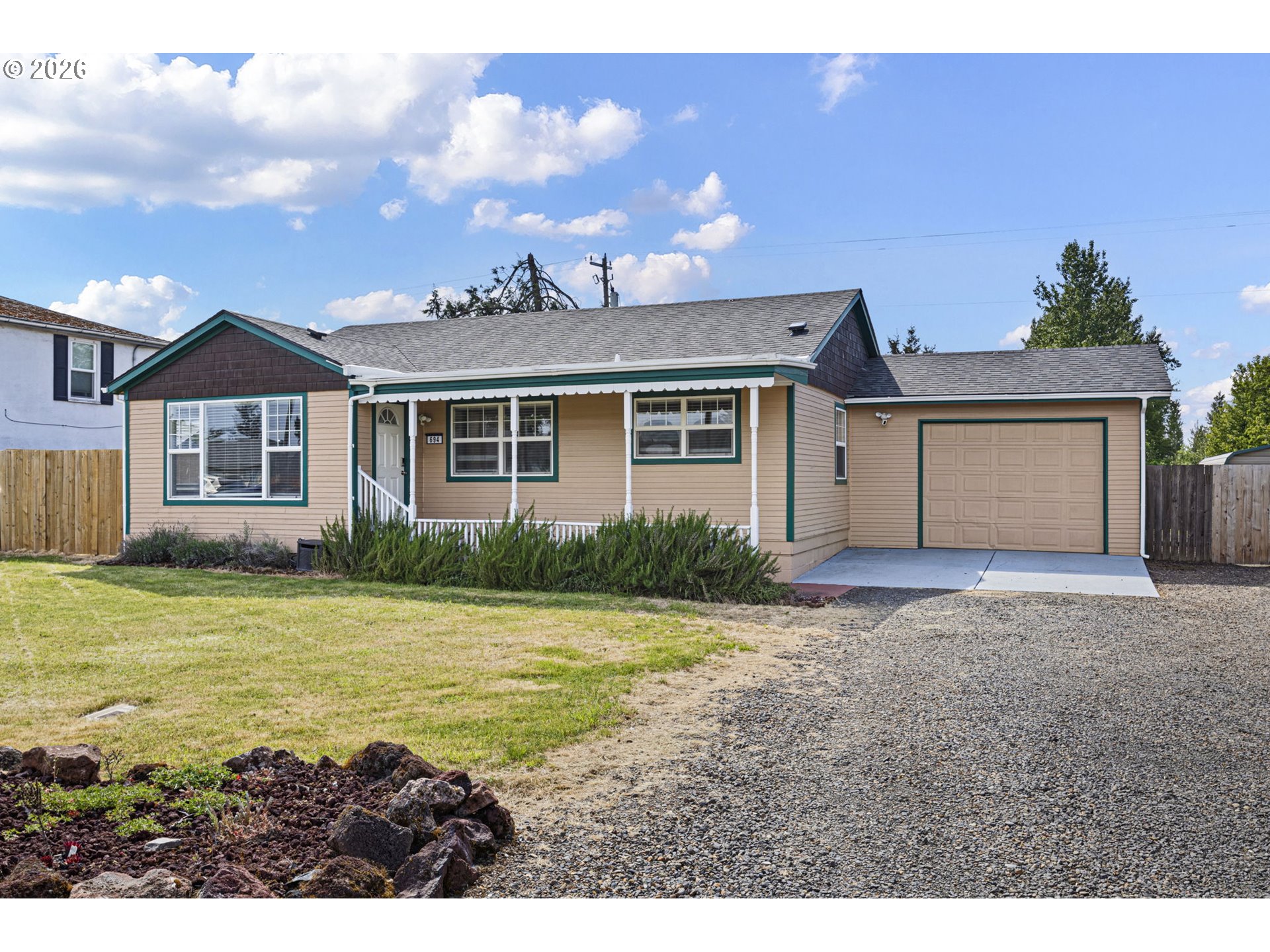 694 32nd Street Springfield, OR 97478 - Photo 1 of 40