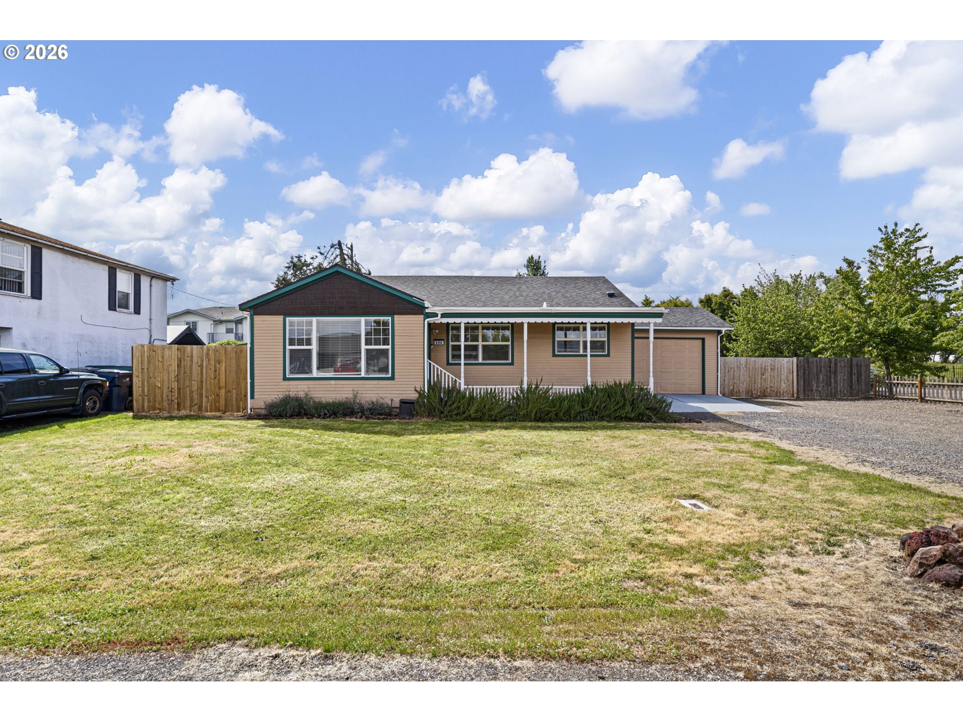 694 32nd Street Springfield, OR 97478 - Photo 4 of 40