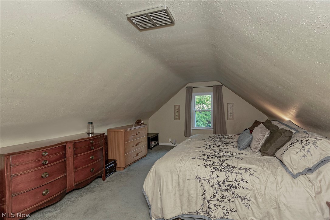 106 Fernwood Road Chagrin Falls, OH 44022 - Photo 13 of 28 Master bedroom
