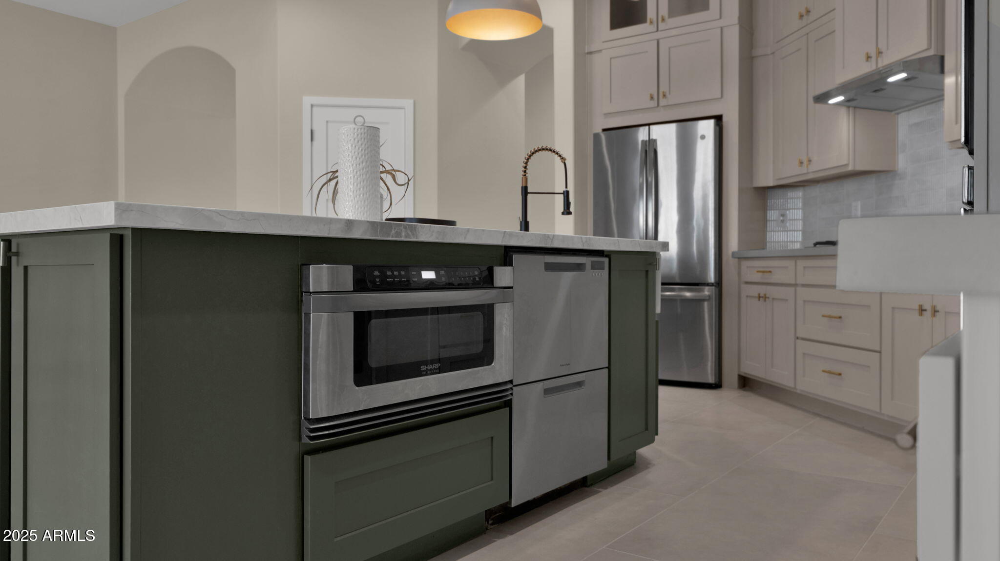 4060 East Canyon Way Chandler, AZ 85249 - Photo 20 of 55 a kitchen with stainless steel appliances granite countertop a refrigerator and a stove