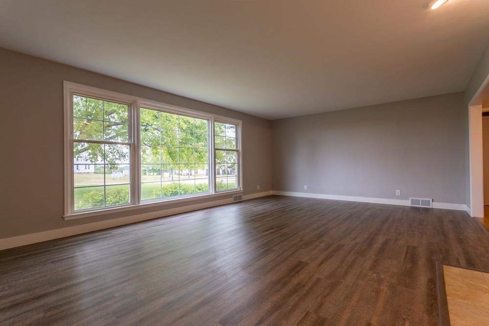 5133 Asbury Road Dubuque, IA 52002 - Photo 14 of 41 Gallery Image 14
