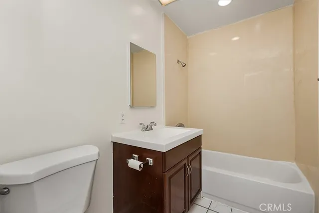 $2,800 | 784 North Shattuck Place, Orange, CA 92867