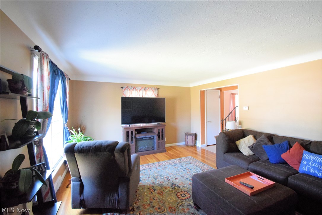 7449 Pearl Road Cleveland, OH 44130 - Photo 8 of 35