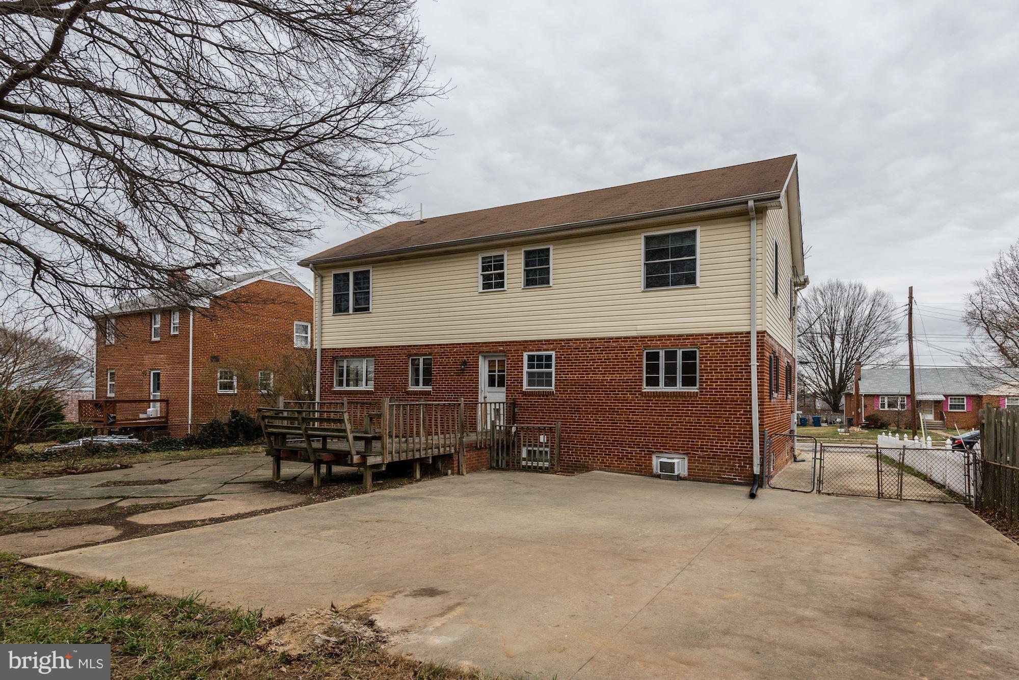6006 Craig Street Springfield, VA 22150 - Photo 4 of 29 Exterior (Rear)