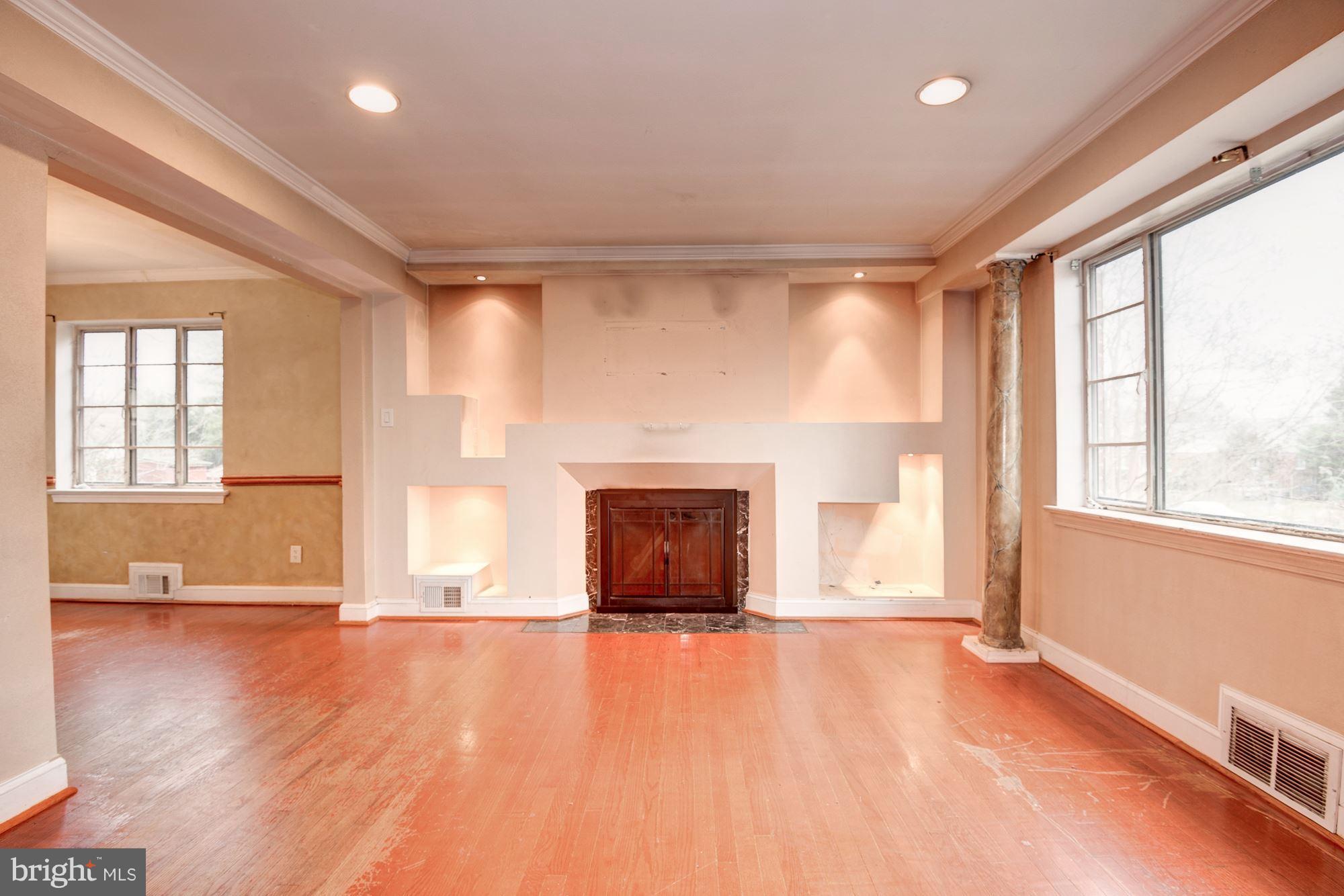 6006 Craig Street Springfield, VA 22150 - Photo 5 of 29 Family Room
