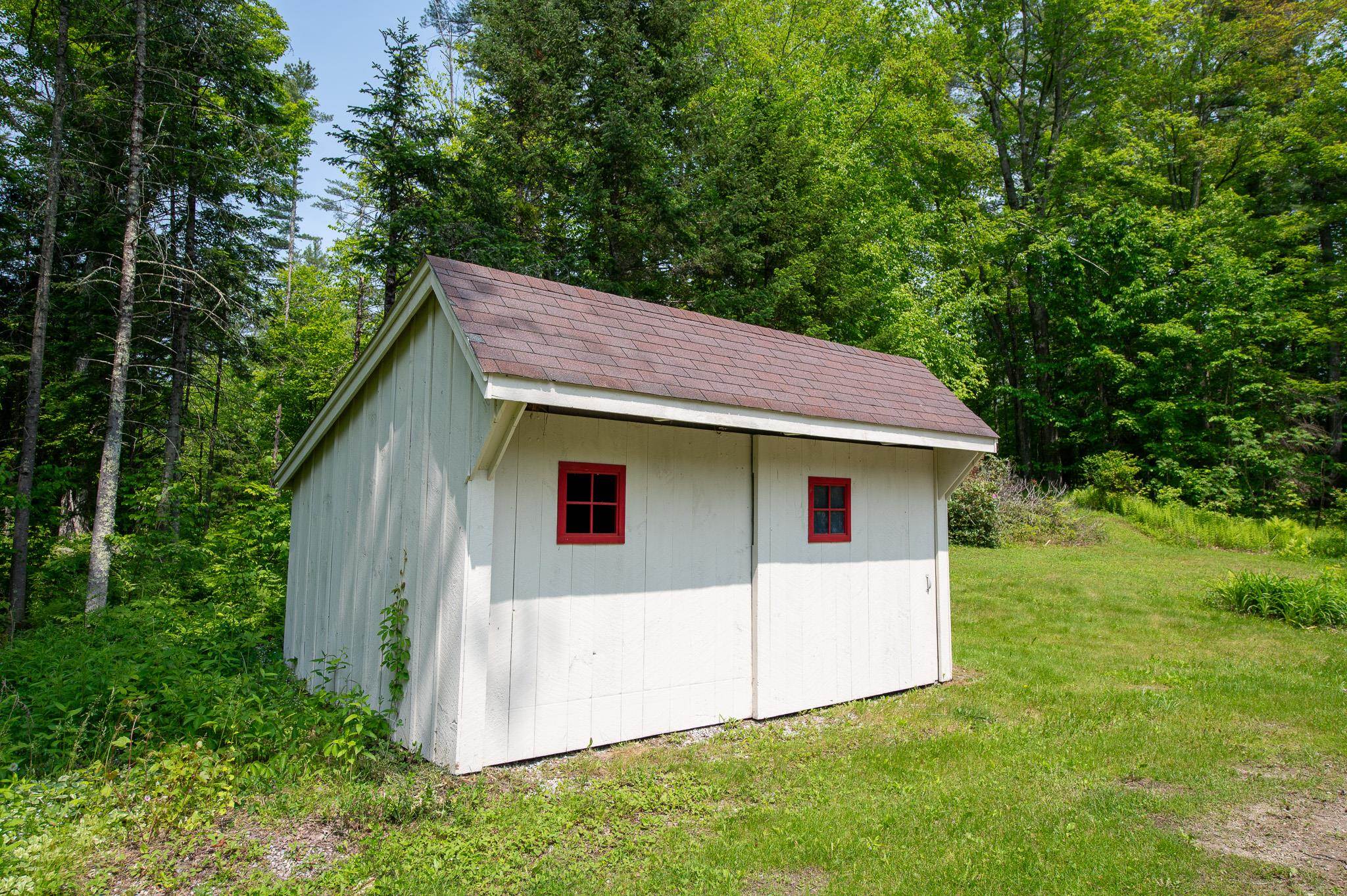 573 Middletown Road Londonderry, VT 05155 - Photo 3 of 48 Gallery Image 3