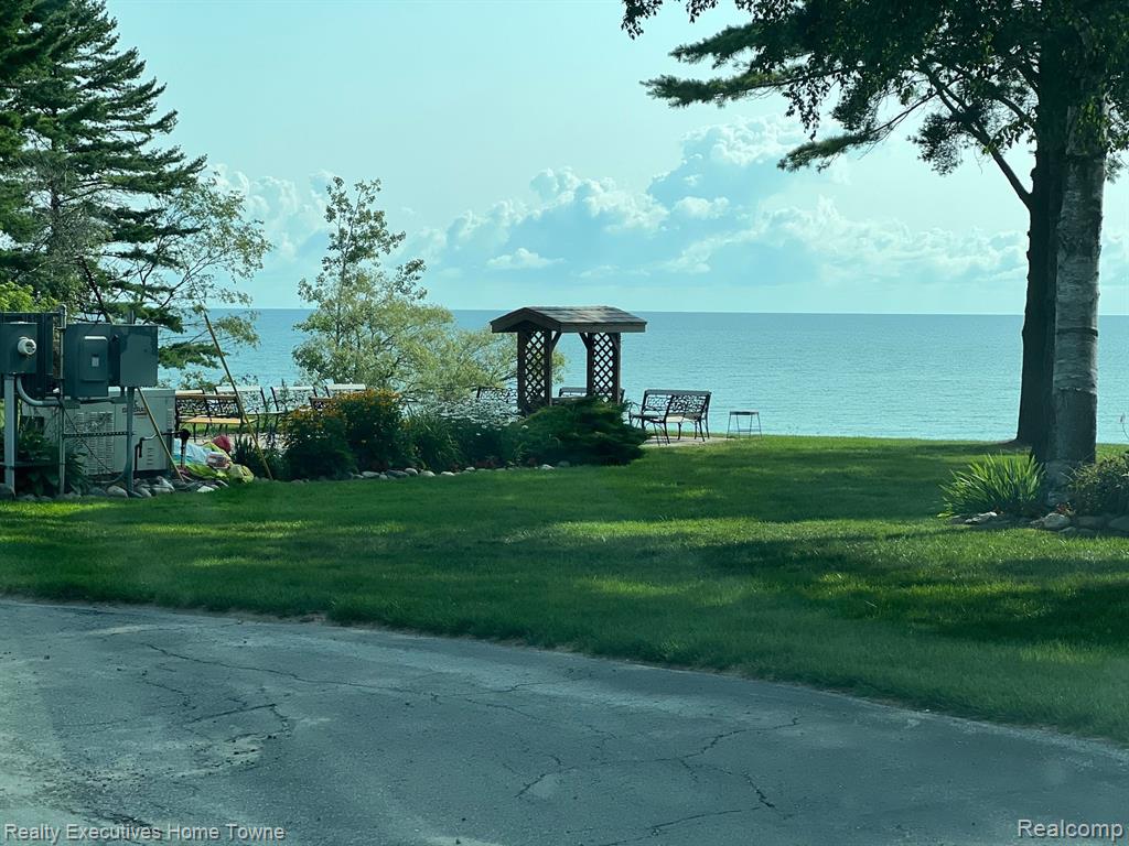 2545-40 South Lakeshore Road Applegate, MI 48401 - Photo 3 of 34
