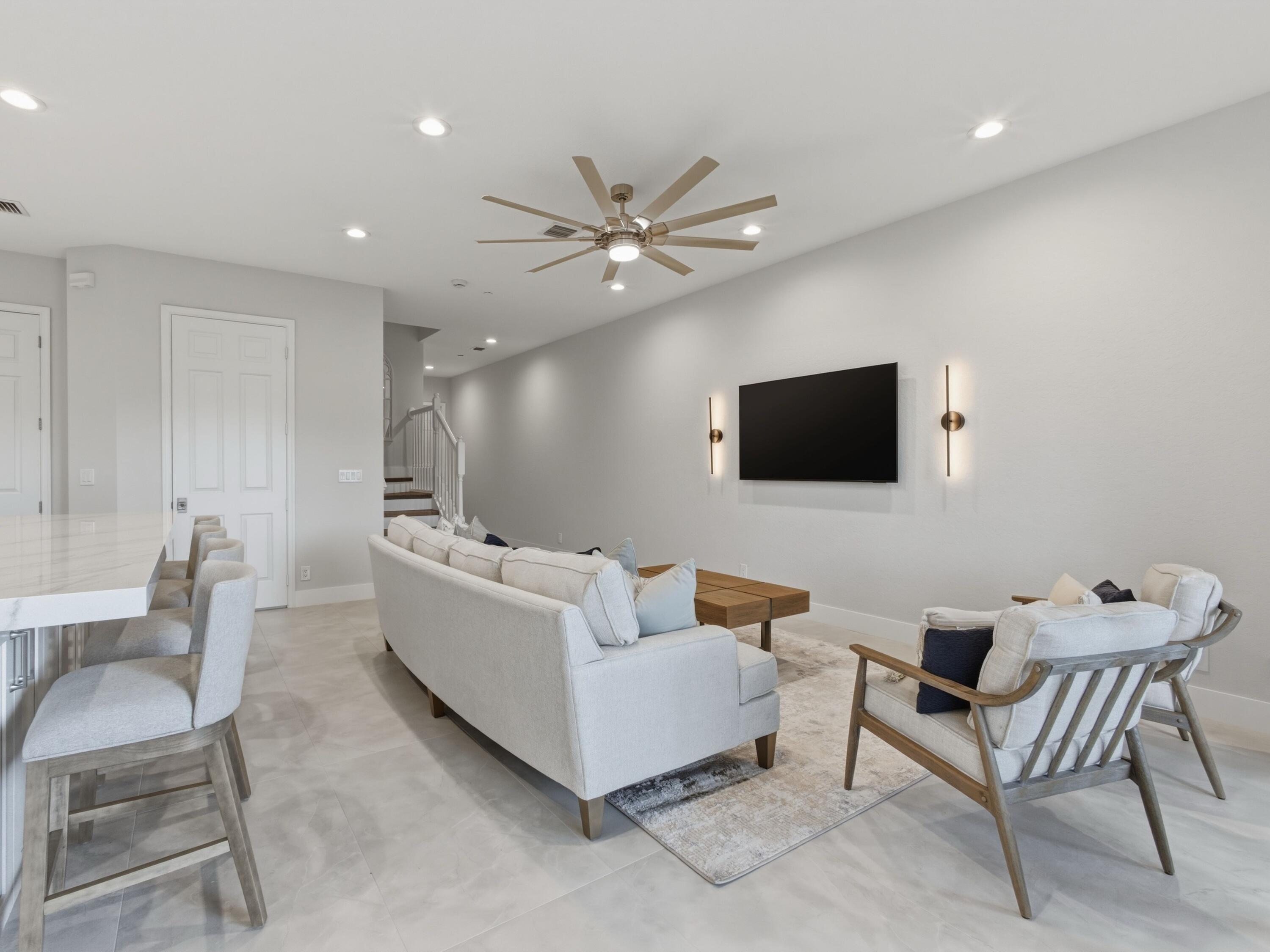 34 Lancaster Road Boynton Beach, FL 33426 - Photo 17 of 57 Living Breakfast Bar